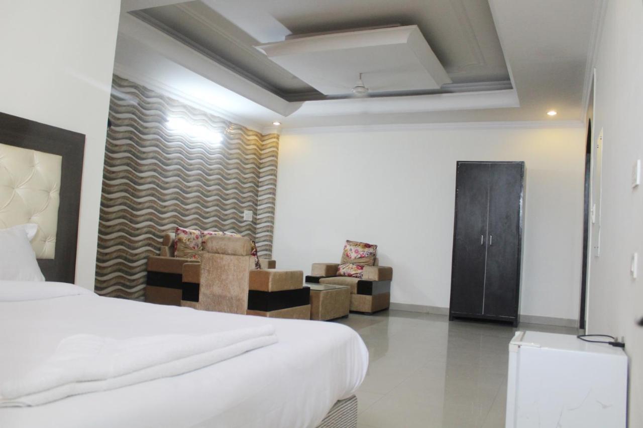 Hotel Trio Residency Near Noida City Center Экстерьер фото