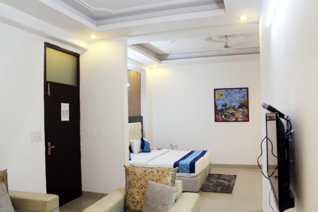 Hotel Trio Residency Near Noida City Center Экстерьер фото