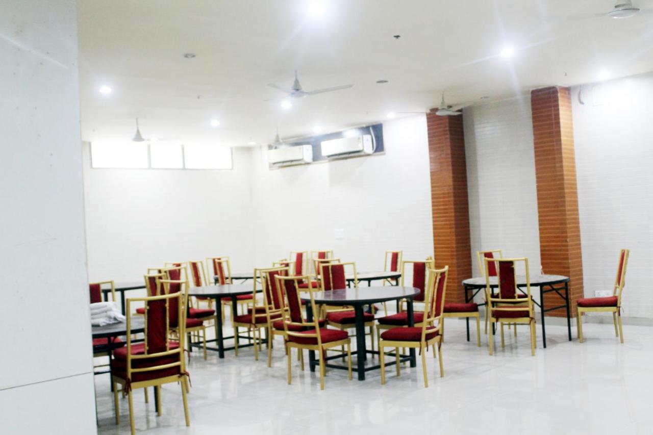 Hotel Trio Residency Near Noida City Center Экстерьер фото