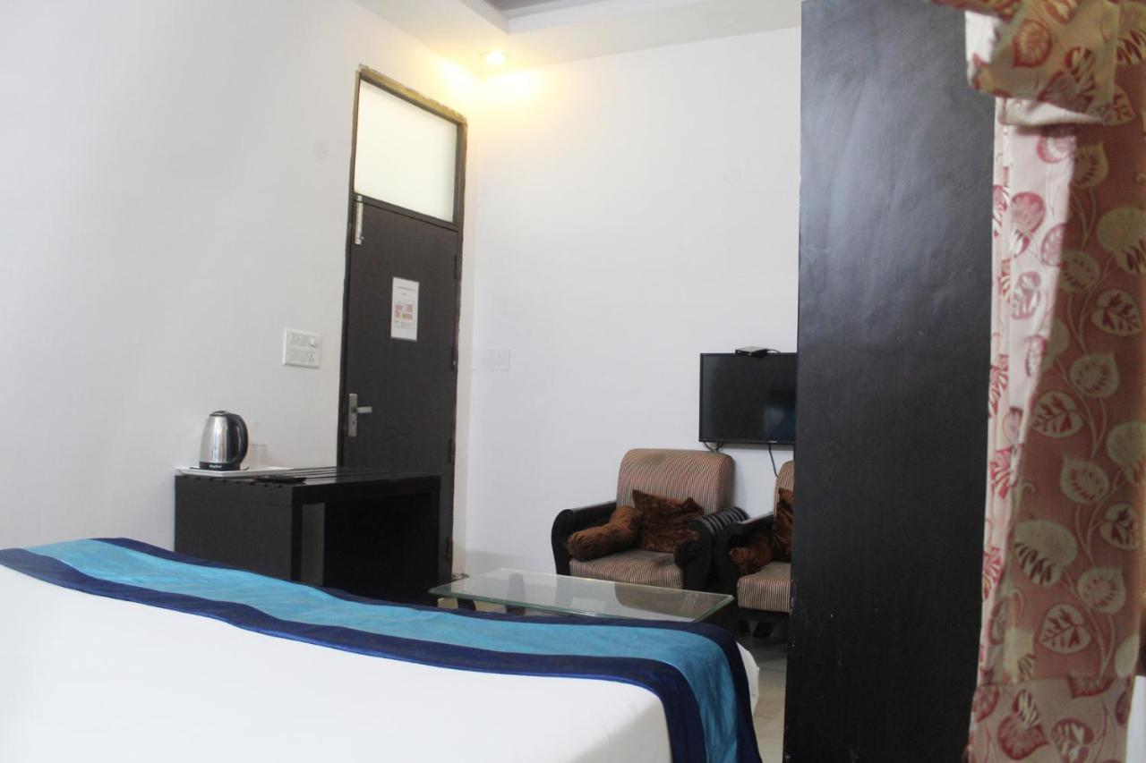 Hotel Trio Residency Near Noida City Center Экстерьер фото