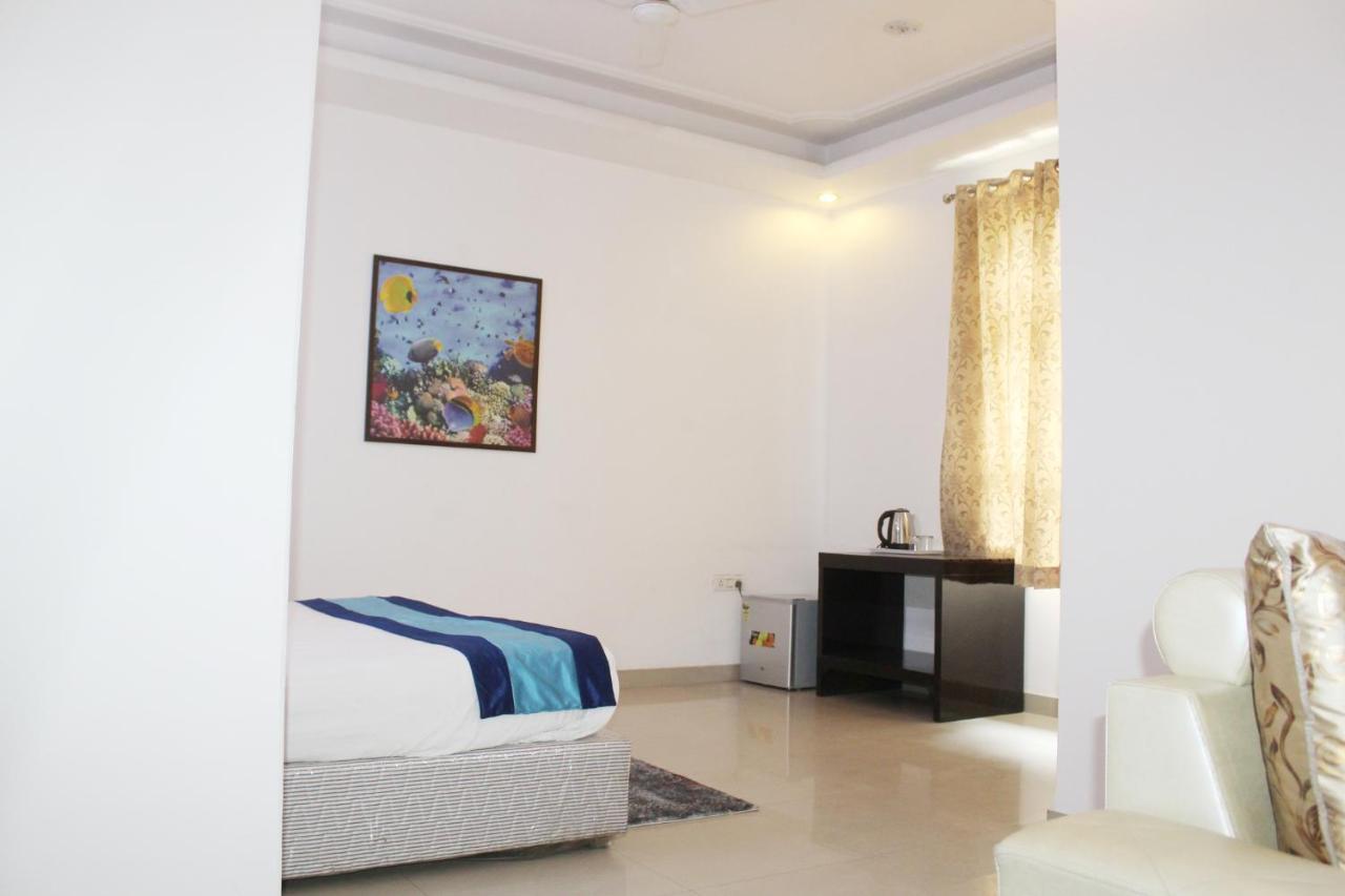 Hotel Trio Residency Near Noida City Center Экстерьер фото